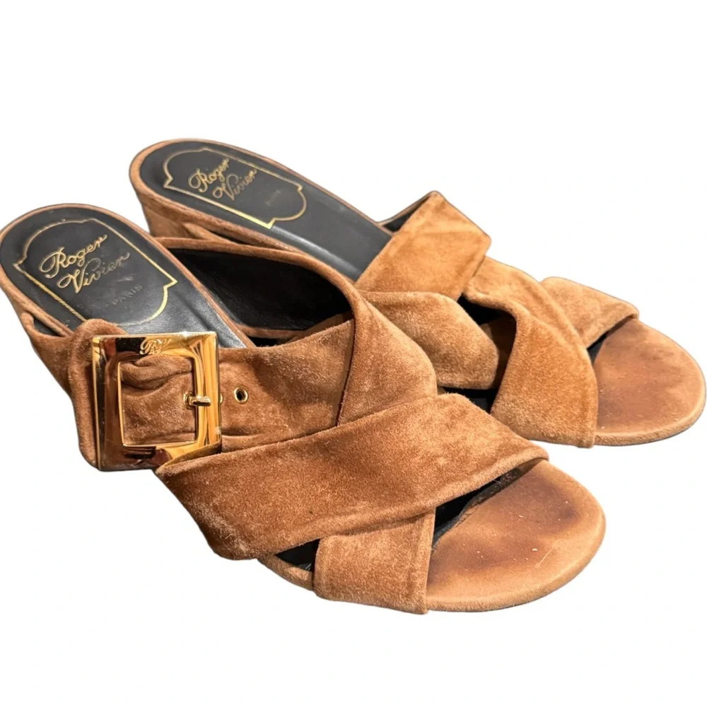 Roger Vivier chic tan